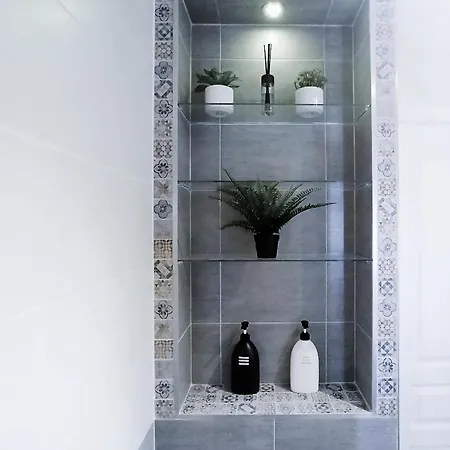 Detente & Jardin By Beds4wanderlust - T2 Avec Jardin - Gare Plaisir-grignon, Versailles 20km Apartment