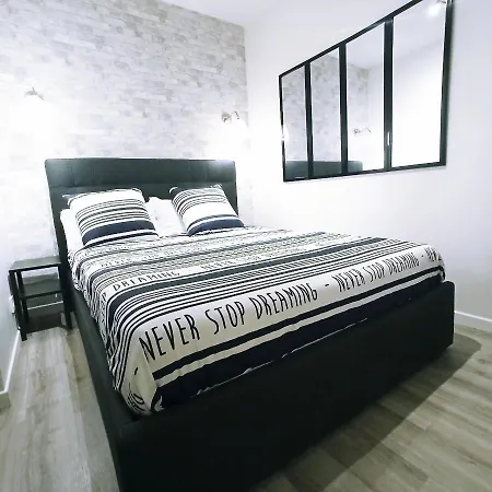 Detente & Jardin By Beds4wanderlust - T2 Avec Jardin - Gare Plaisir-grignon, Versailles 20km *